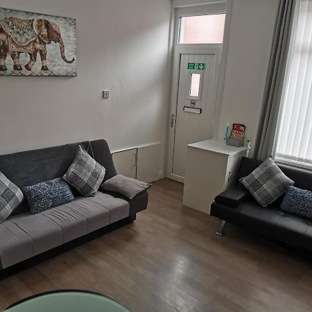Welcome Home - Close To Town Centre - Full Holiday Home Блекпул Екстериор снимка