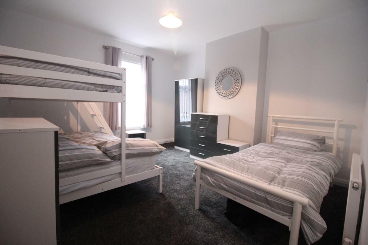Welcome Home - Close To Town Centre - Full Holiday Home Блекпул Екстериор снимка